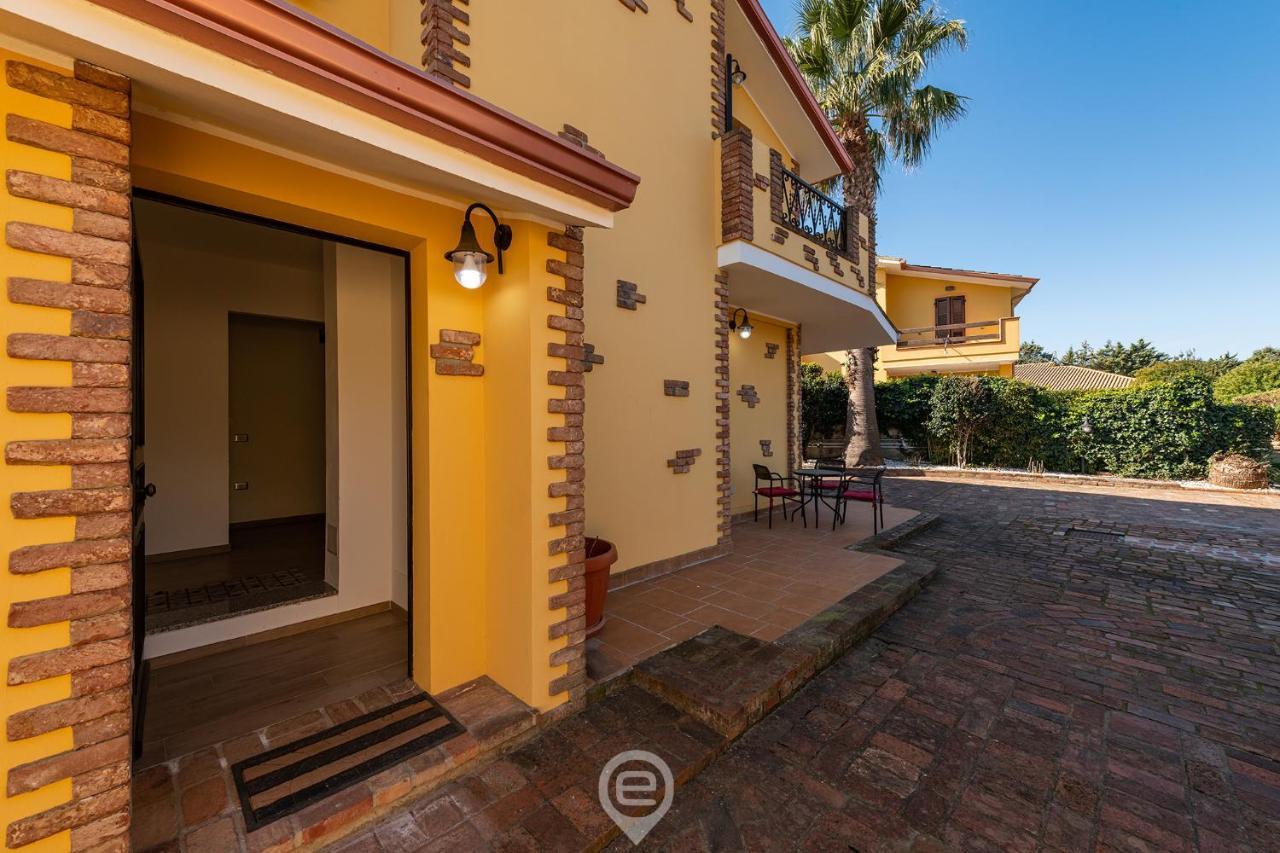 Villa Monica - Suites Iglesias Exterior photo